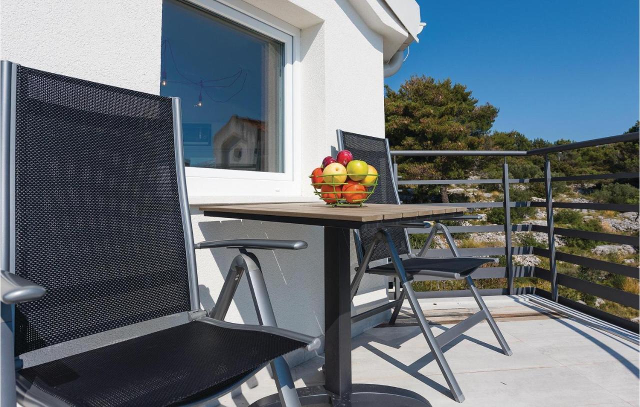 Cozy Apartment In Brodarica With Wifi Eksteriør billede